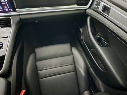 Used 2023 Porsche Panamera 4 Platinum Edition image 22