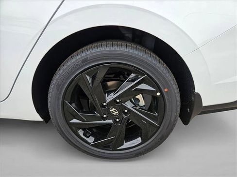 New 2026 Hyundai Elantra SEL Sport Premium FWD image 10
