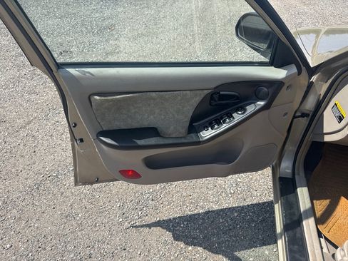 Used 2001 Hyundai Elantra GLS FWD image 27