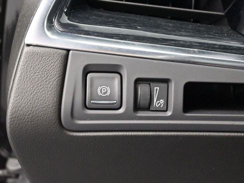 Certified 2025 Cadillac XT5 Premium Luxury AWD/4WD image 29