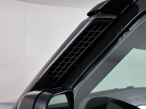 Used 2023 Land Rover Defender 90 S image 22