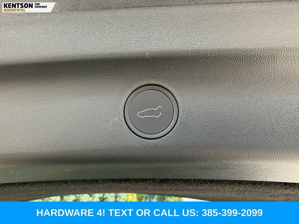 Used 2023 Tesla Model Y Long Range AWD/4WD image 32