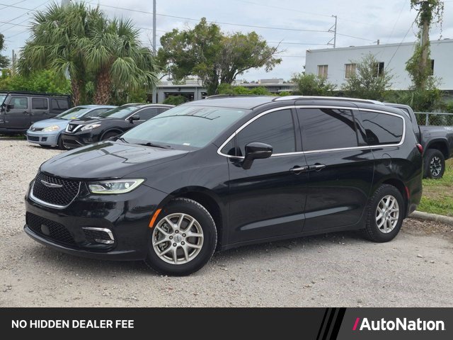 Used 2021 Chrysler Pacifica Touring-L FWD image 1