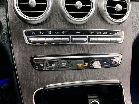 Used 2021 Mercedes-Benz GLC 300 GLC 300 image 24