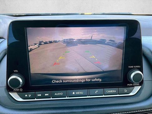 Used 2023 Nissan Rogue SV image 23