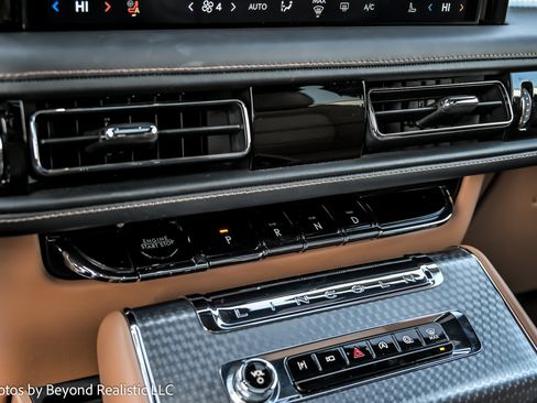 Used 2025 Lincoln Aviator Black Label w/ Jet Appearance Package image 36