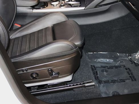 Used 2024 Alfa Romeo Stelvio Veloce image 61