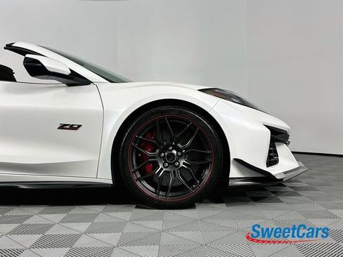 Used 2023 Chevrolet Corvette Z06 RWD image 51
