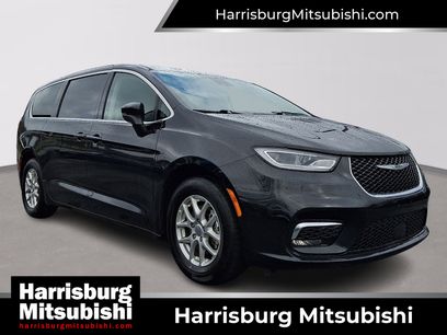 Used 2023 Chrysler Pacifica Touring-L