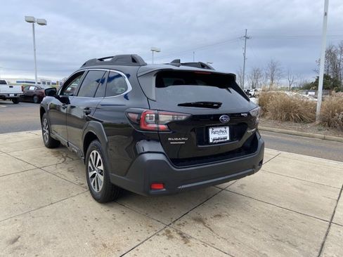 Used 2024 Subaru Outback Premium image 8