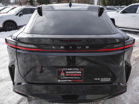 Used 2023 Lexus RZ 450e Premium image 6
