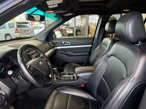 Used 2016 Ford Explorer XLT w/ Equipment Group 202A AWD/4WD image 15