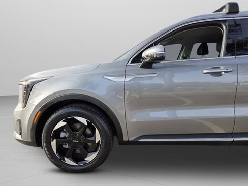 Used 2025 Kia Sorento EX image 29