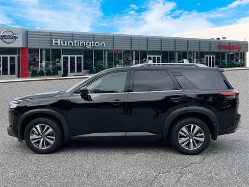 Certified 2024 Nissan Pathfinder SL image 9