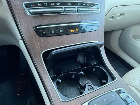 Used 2022 Mercedes-Benz GLC 300 4MATIC image 26