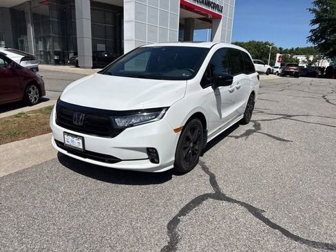 Used 2024 Honda Odyssey Sport image 2