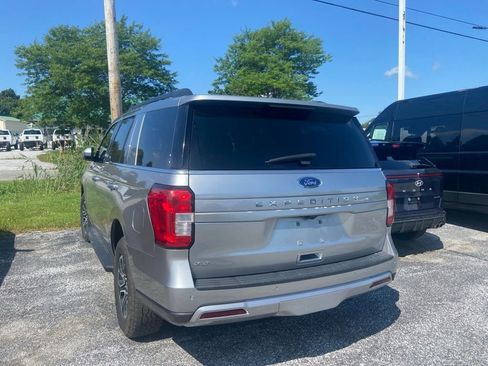 Used 2024 Ford Expedition XLT AWD/4WD image 4