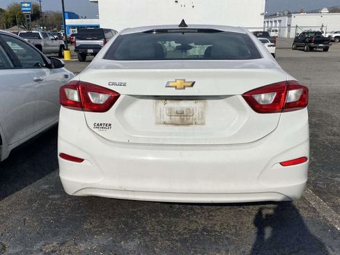 Used 2018 Chevrolet Cruze LS image 6