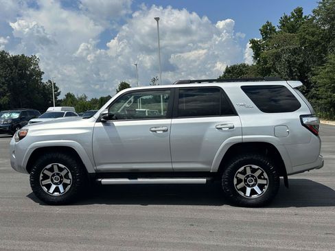 Used 2022 Toyota 4Runner TRD Off-Road Premium w/ Moonroof Package AWD/4WD image 23