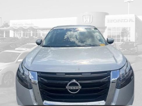 Used 2025 Nissan Pathfinder SL image 12