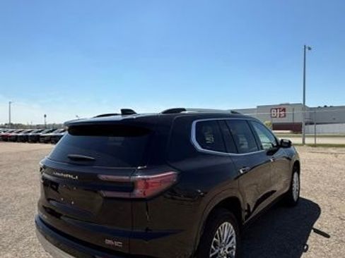 Used 2025 GMC Acadia Denali w/ LPO, Floor Liner Package AWD/4WD image 5