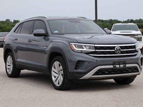 Used 2020 Volkswagen Atlas Cross Sport SE w/ Towing Package AWD/4WD image 4
