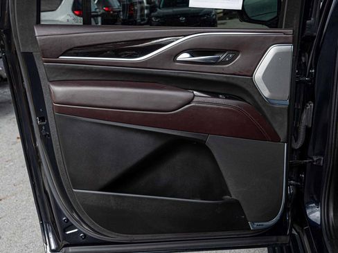 Used 2021 Cadillac Escalade ESV Premium Luxury Platinum image 14