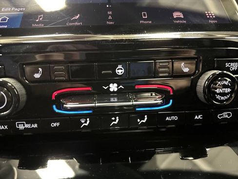 Used 2024 Jeep Grand Cherokee Limited w/ MOPAR Finishing Package image 8