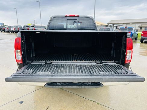 Used 2010 Nissan Frontier SE w/ Power Pkg RWD image 21