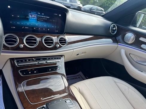 Used 2022 Mercedes-Benz E 350 Sedan image 10