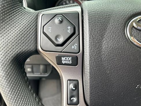 Used 2021 Toyota Tacoma SR5 RWD image 17