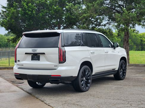 Certified 2025 Cadillac Escalade Sport Platinum w/ LPO, ONYX Package AWD/4WD image 5
