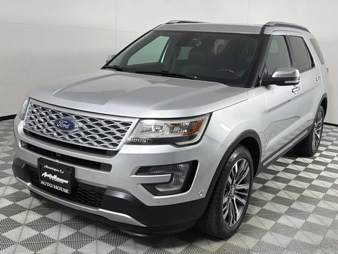 Used 2017 Ford Explorer Platinum image 10