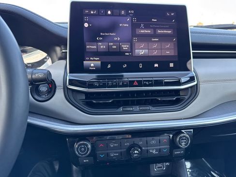 Certified 2023 Jeep Compass Limited image 22