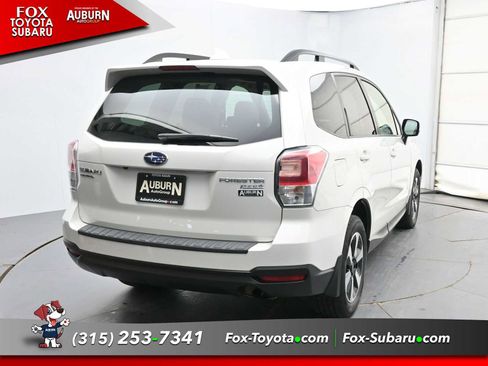 Used 2017 Subaru Forester 2.5i Premium w/ All-Weather Package AWD/4WD image 4