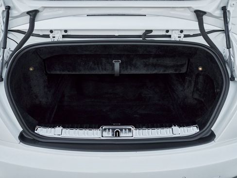 Used 2017 Rolls-Royce Dawn image 19