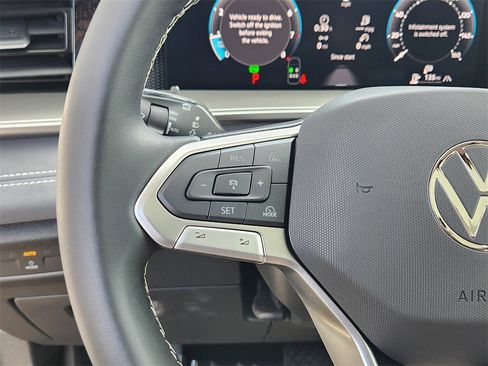 New 2026 Volkswagen Tiguan SE image 18