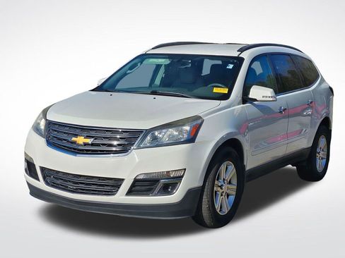 Used 2014 Chevrolet Traverse LT image 2