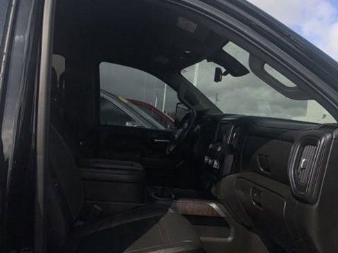 Used 2020 GMC Sierra 3500 Denali w/ Technology Package image 7