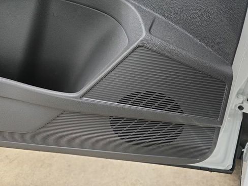 New 2026 Volkswagen Taos SE FWD image 11