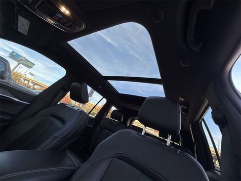 New 2025 Jeep Grand Cherokee Limited w/ Black Appearance Package image 20