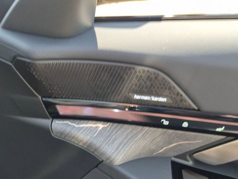 New 2027 BMW i5 eDrive40 w/ Executive Package RWD image 33