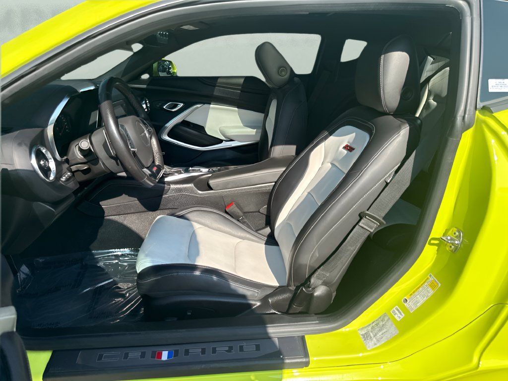 Used 2021 Chevrolet Camaro SS RWD image 9