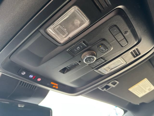 Used 2023 Chevrolet Suburban Premier AWD/4WD image 30