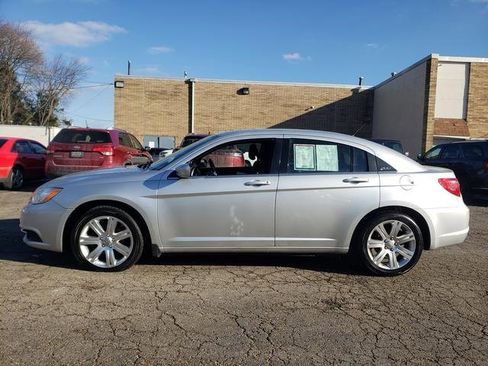 Used 2011 Chrysler 200 Touring w/ Cold Weather Group image 3
