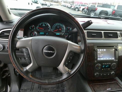 Used 2012 GMC Yukon Denali image 7