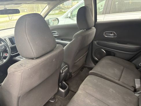 Used 2017 Honda HR-V EX image 10