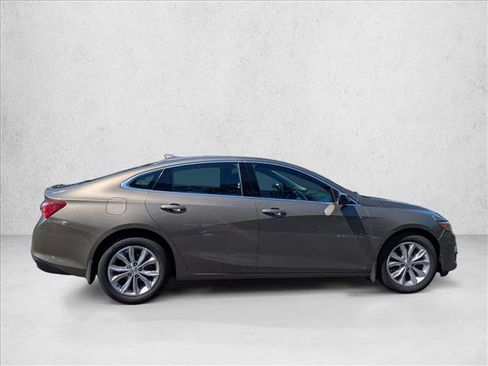 Used 2020 Chevrolet Malibu LT w/ Leather Package FWD image 4