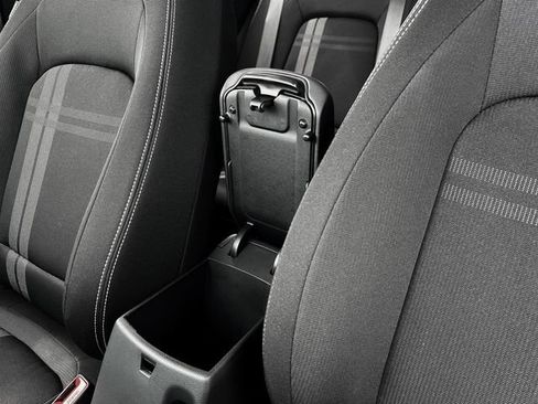 New 2025 Hyundai Venue SEL image 18