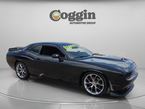 Used 2022 Dodge Challenger GT RWD image 7